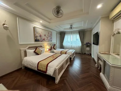 Deluxe Triple Room — Hoa Hong Hotel - Xa Dan
